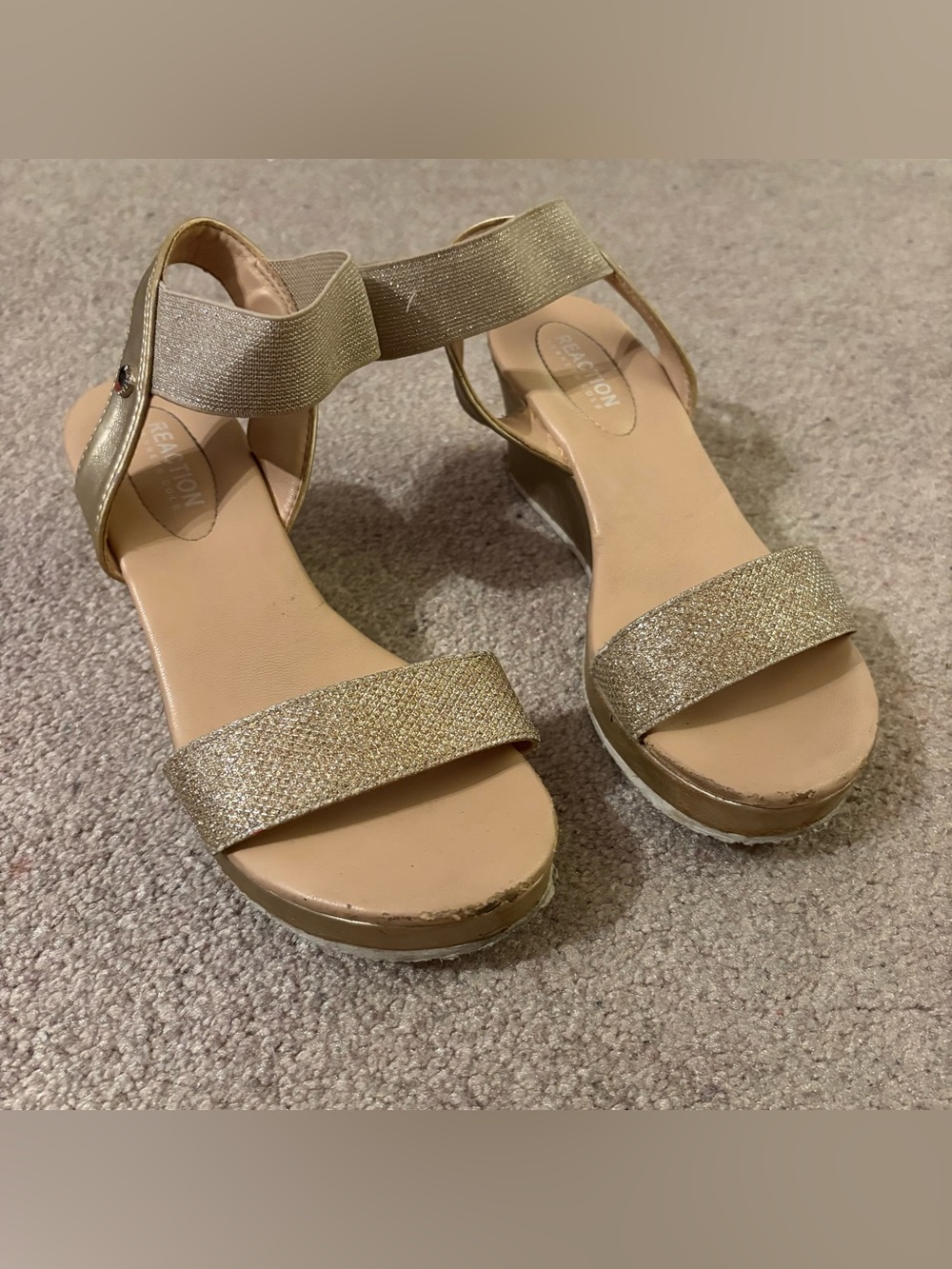 Kenneth Cole Reaction Metallic Gold Block Heel wedge Sandals girls size 4